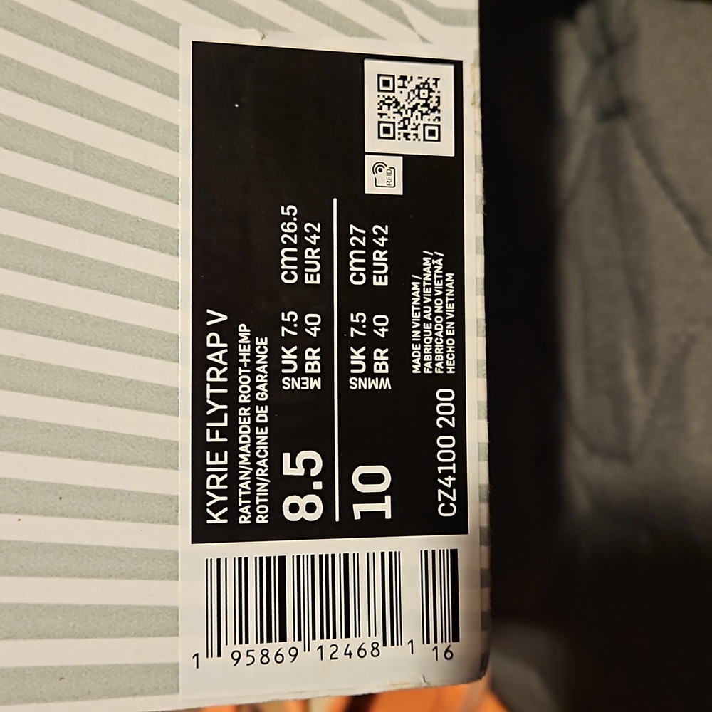 Nike Kyrie Flytrap Sneakers - image 6